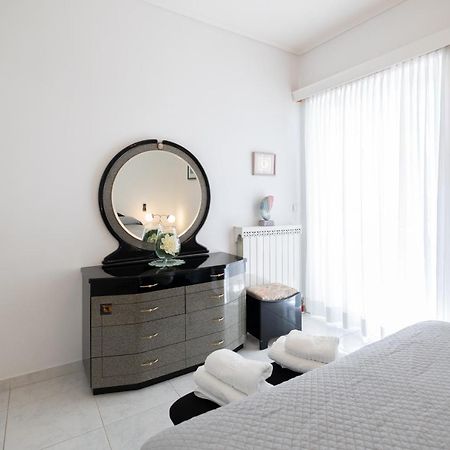 Seaside Penthouse In كالاماتا المظهر الخارجي الصورة