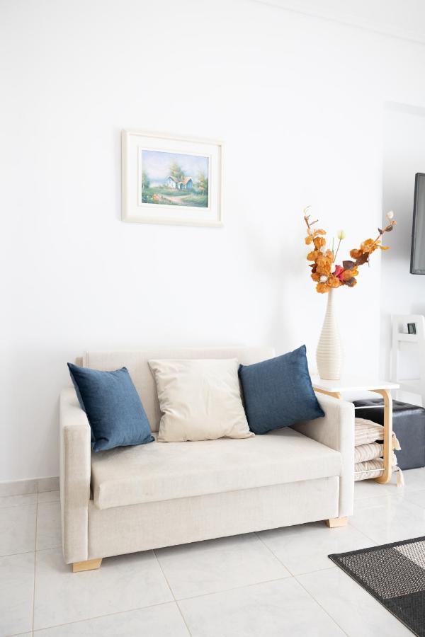 Seaside Penthouse In كالاماتا المظهر الخارجي الصورة